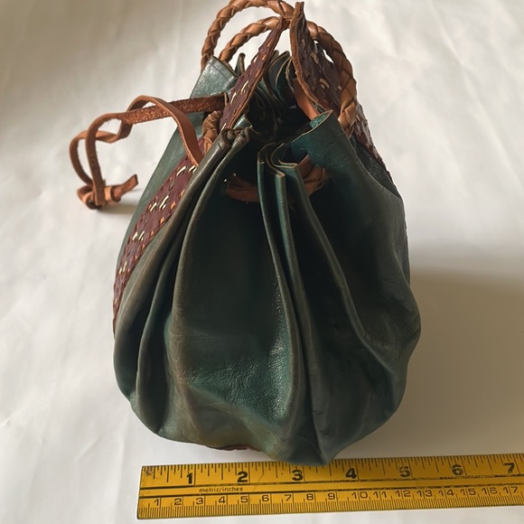 Leather medicine pouch - Picture 4 of 7